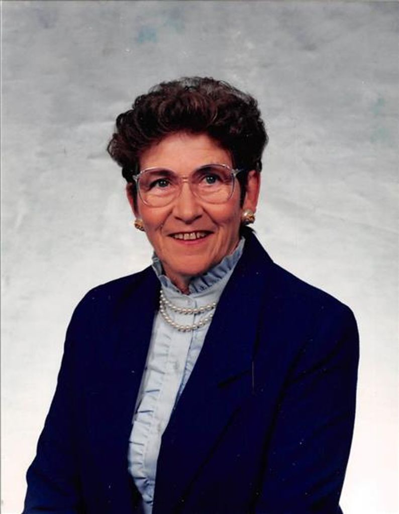Shirley Lee