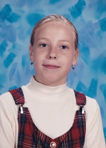 Elaina Anderson photo gallery thumbnail 69 of 70