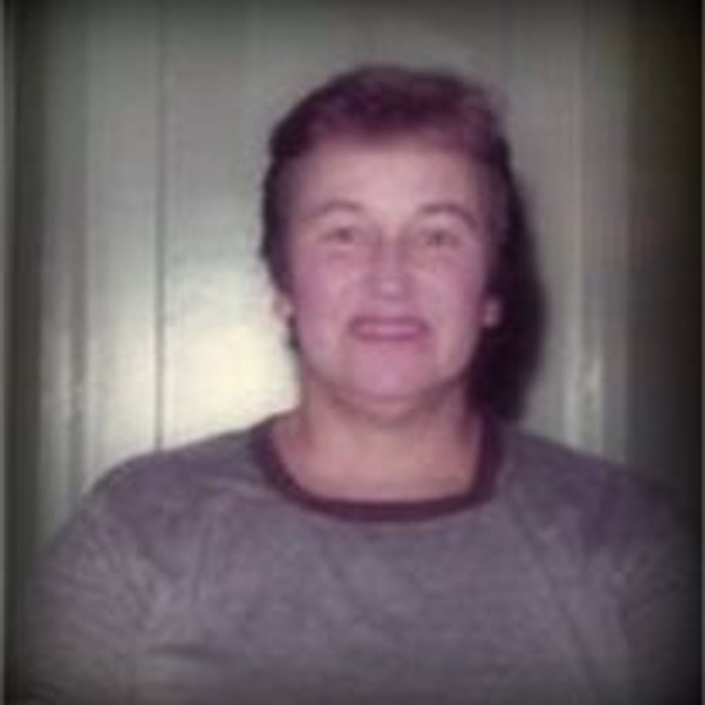 Dorothy E Trombley