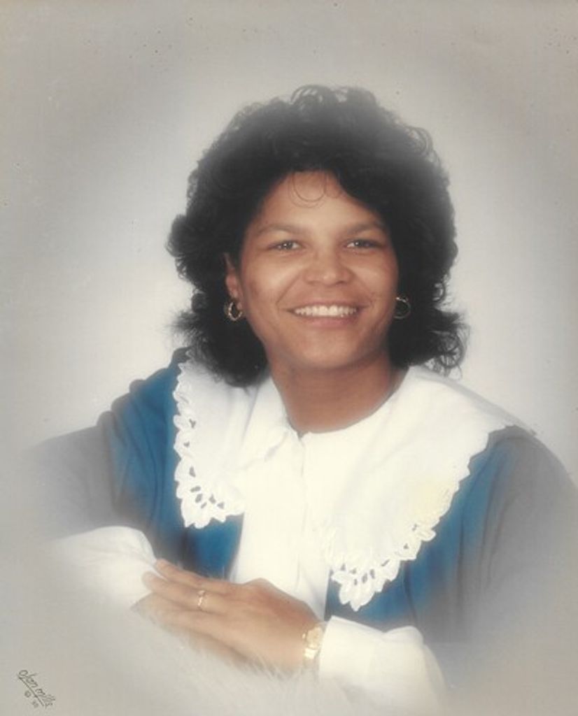 Ms Linda Marie Hicks Smith
