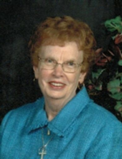 Charlotte Mcginnis photo gallery thumbnail 1 of 2