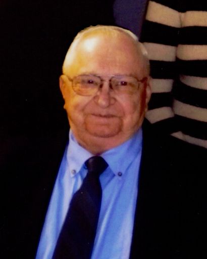 Robert L. Pravecek's obituary image