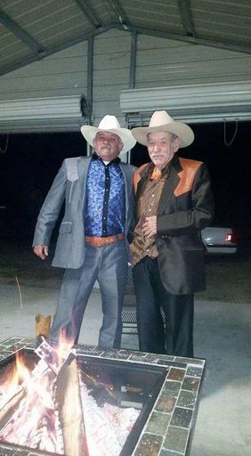 Armando Hinojosa photo gallery thumbnail 33 of 47