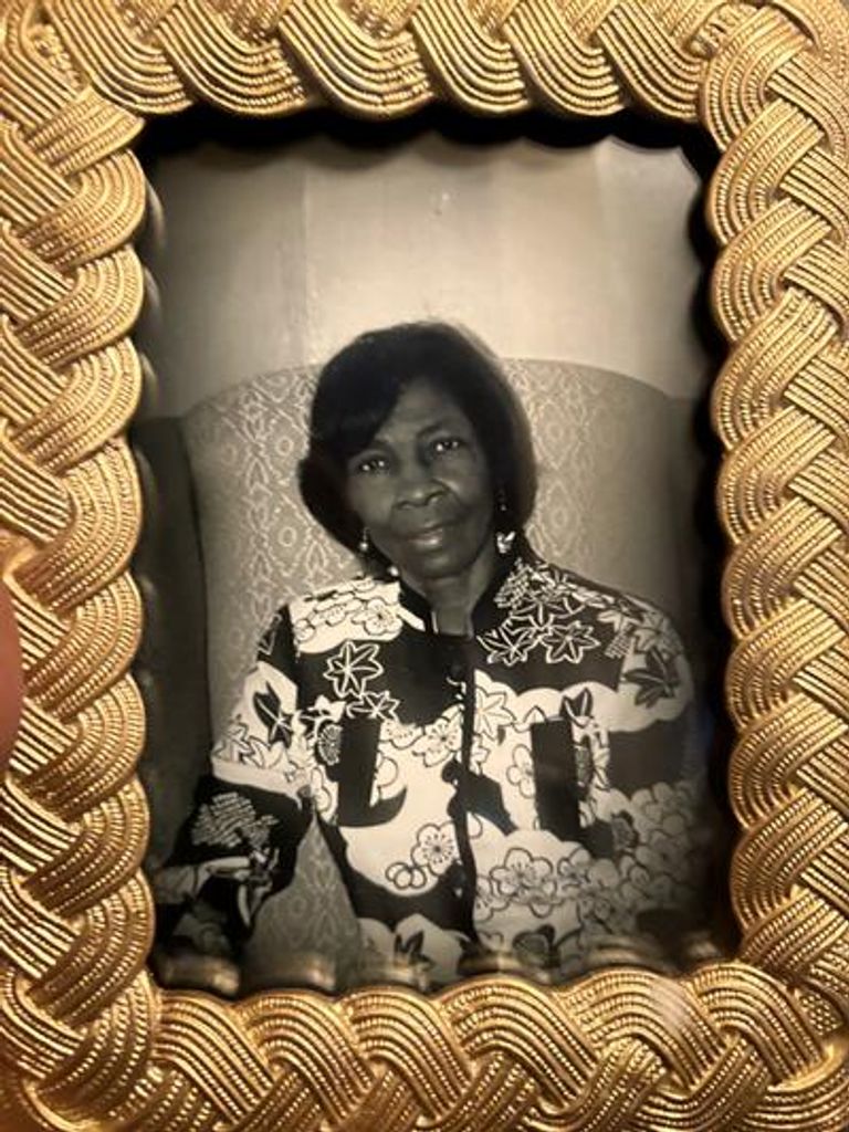 Francis Carlie Profile Photo