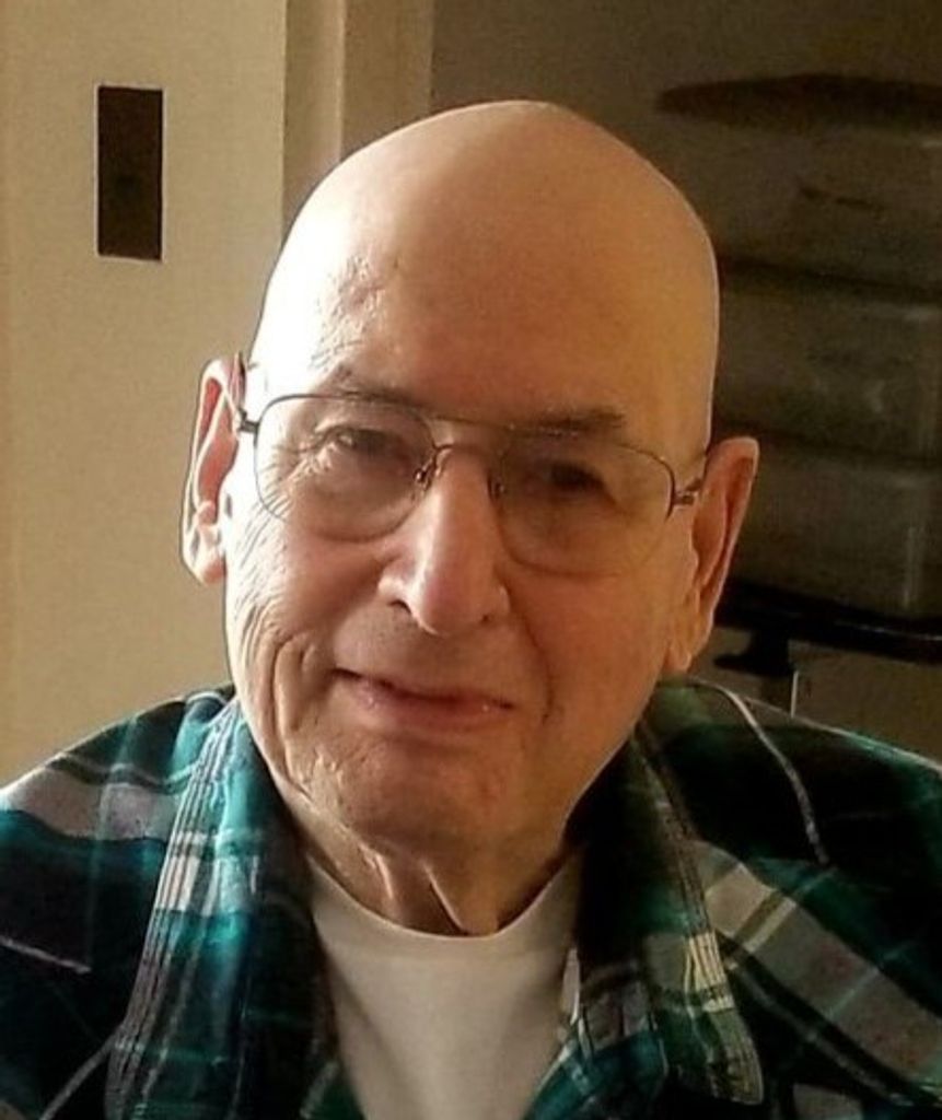 Merton Macomber Profile Photo