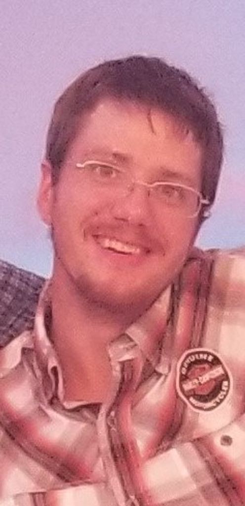 Justin Leon Hogan Profile Photo