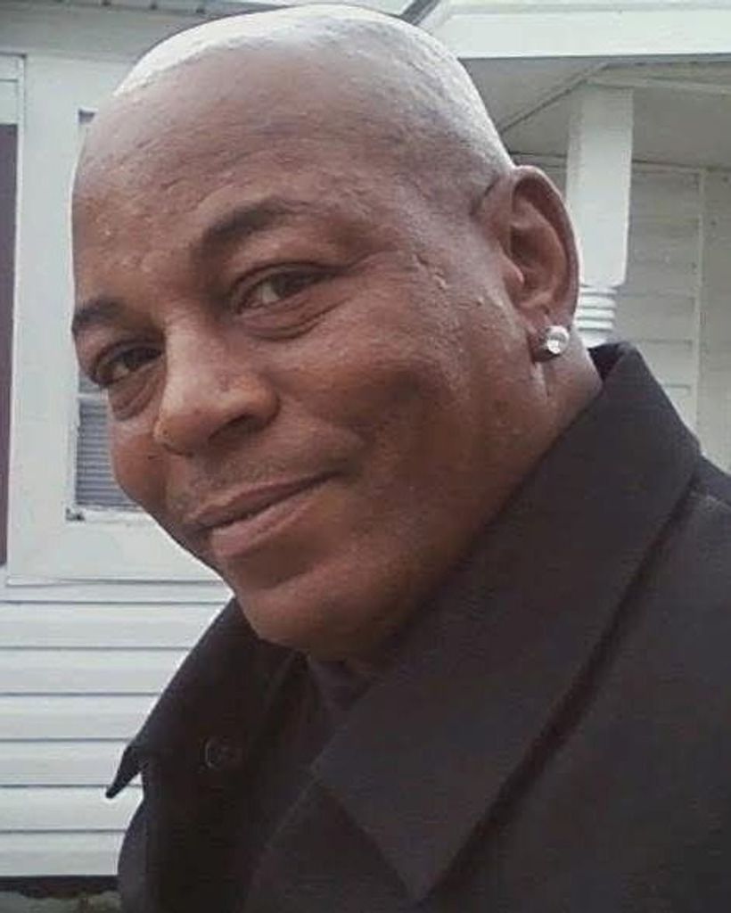 Reginal Crews Profile Photo
