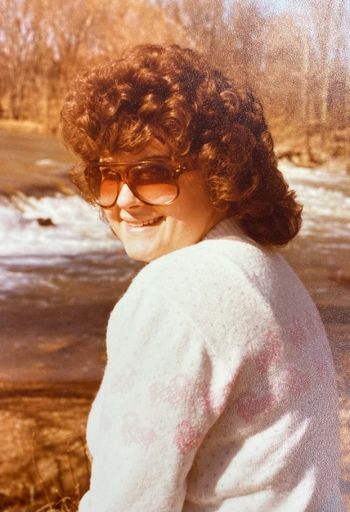 Carolyn Lee's obituary image