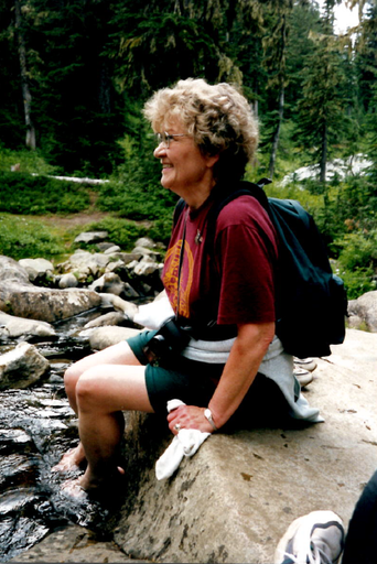 Leona M Swanson's obituary image