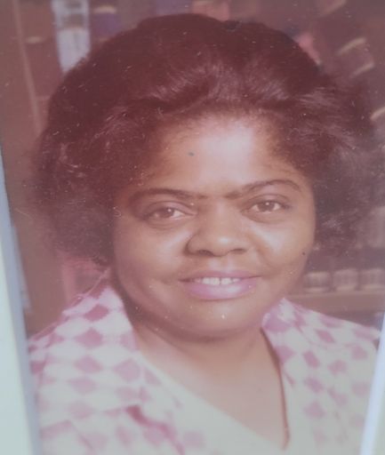 Ms. Paula Renee Williams Snooks photo gallery thumbnail 15 of 28