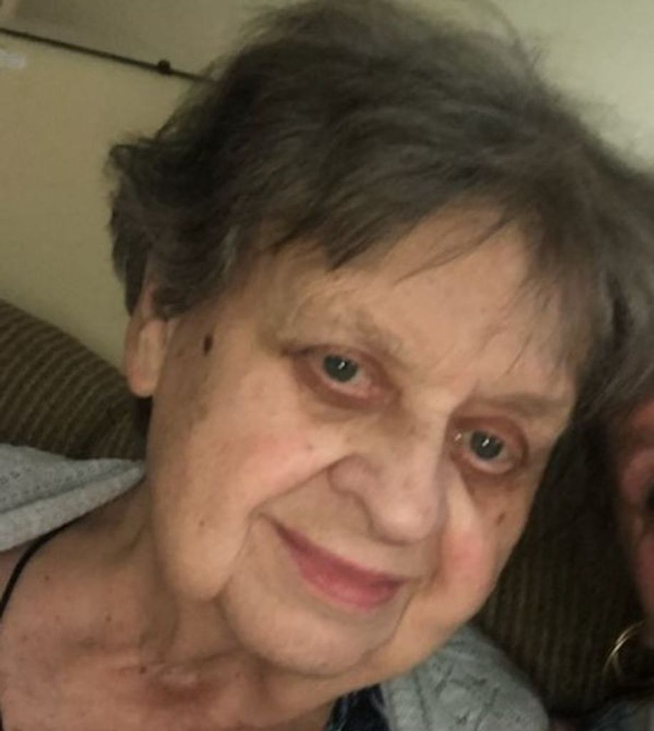 Donna E Hays