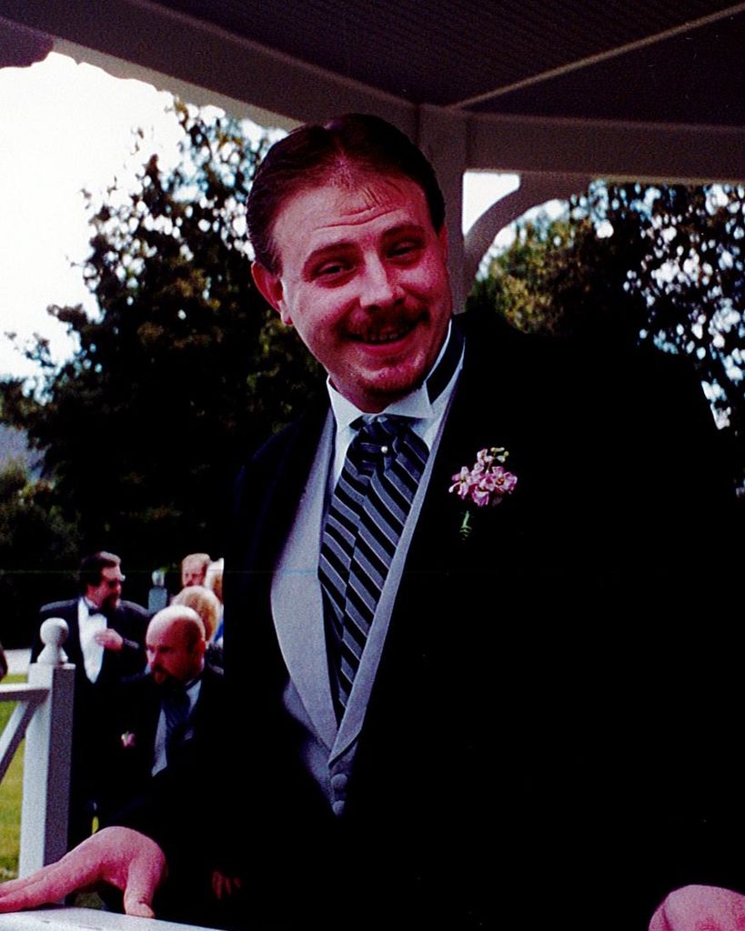 Joey R Bastine