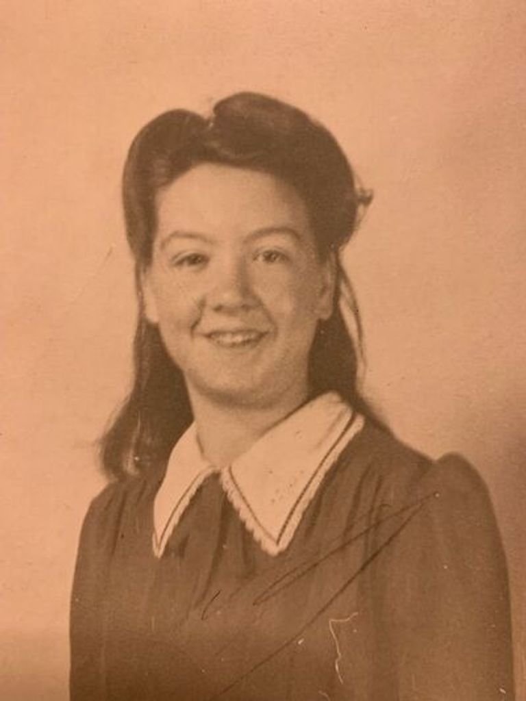 Elizabeth Price Camper Profile Photo