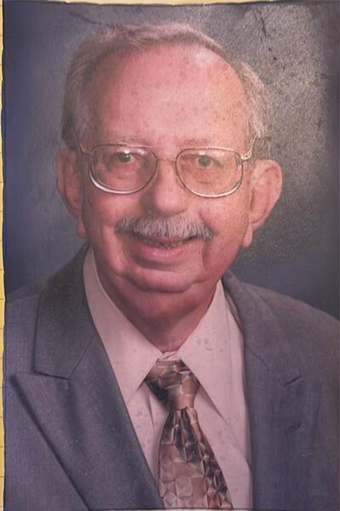 Robert "Bob" William Smallfield