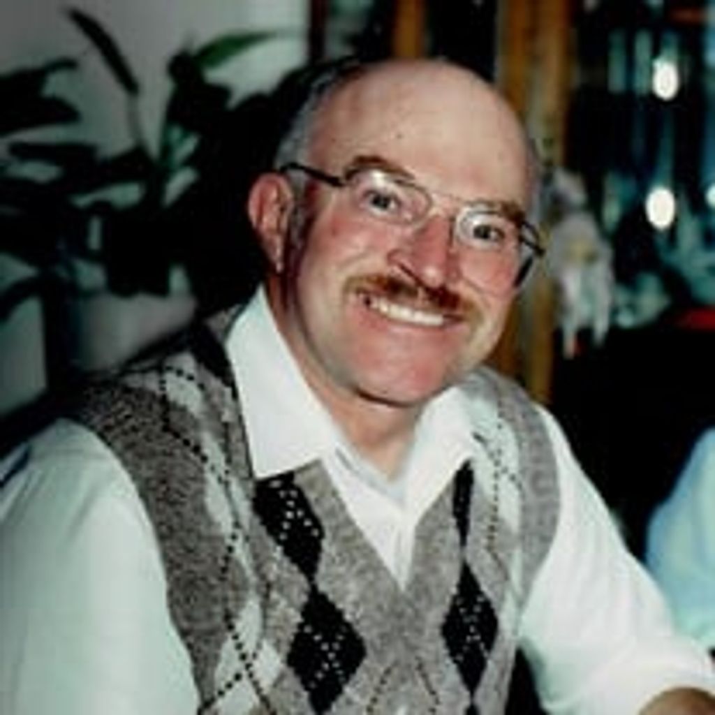 Dennis Winn Carlyle Profile Photo