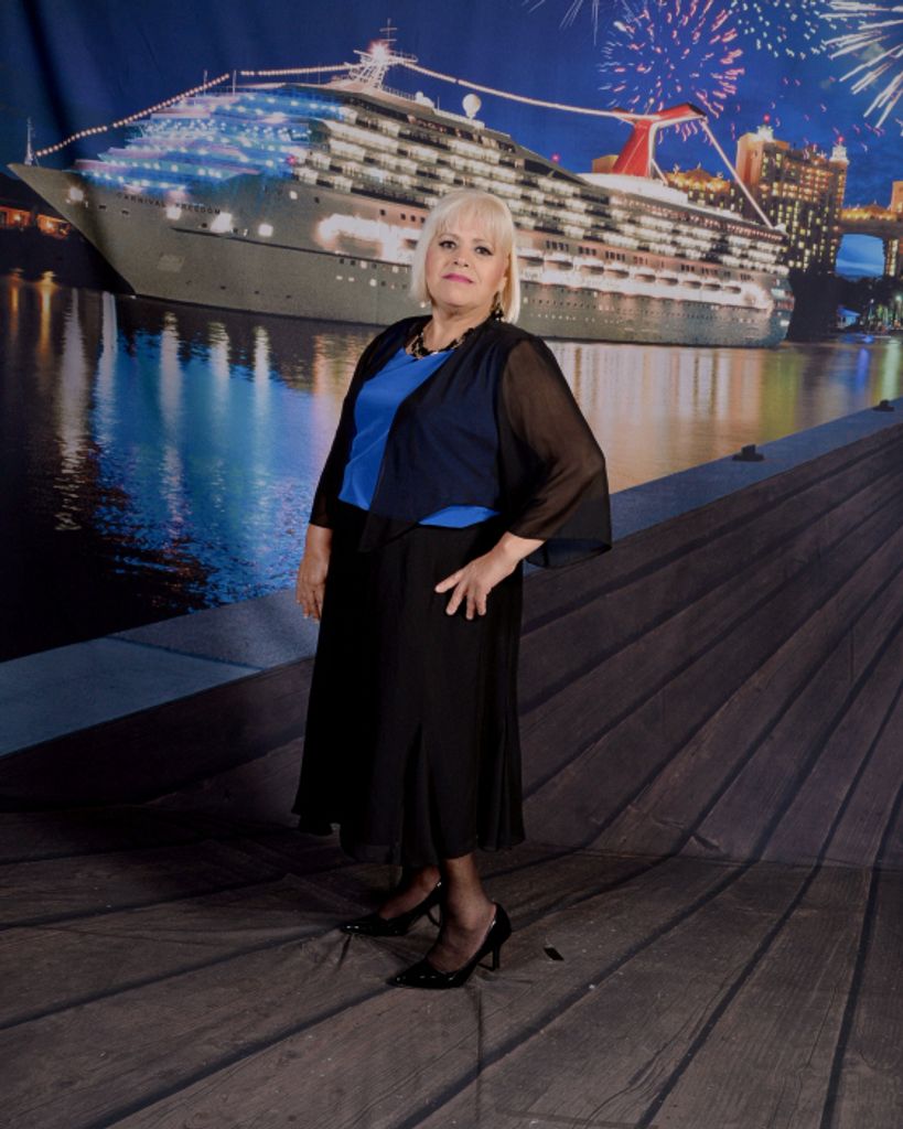 Juanita Flores