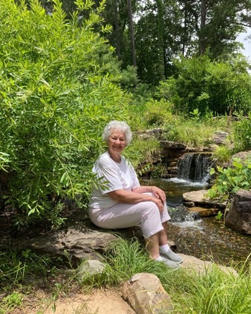 Carol Yvonne Lindquist