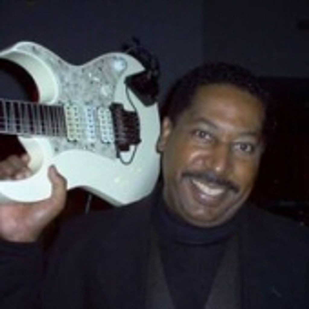 Mr.  Donald Manor  Jr.