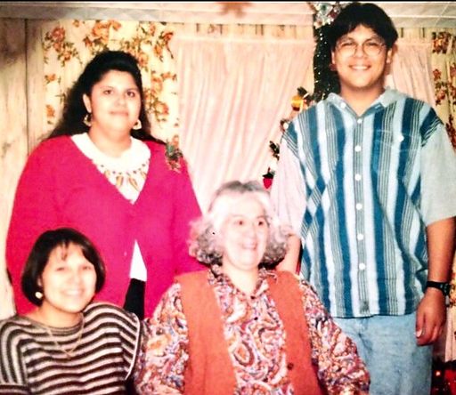 Yolanda C. Gonzalez photo gallery thumbnail 60 of 357