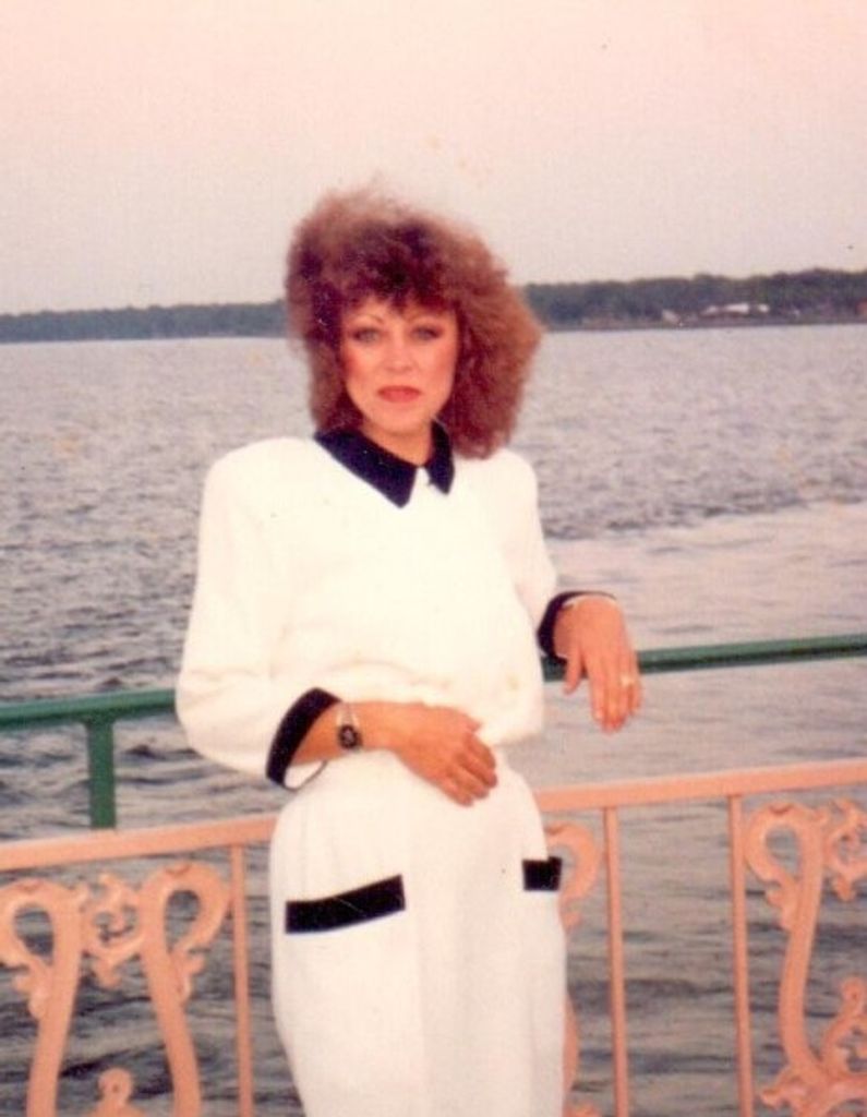 Theresa Couch Profile Photo