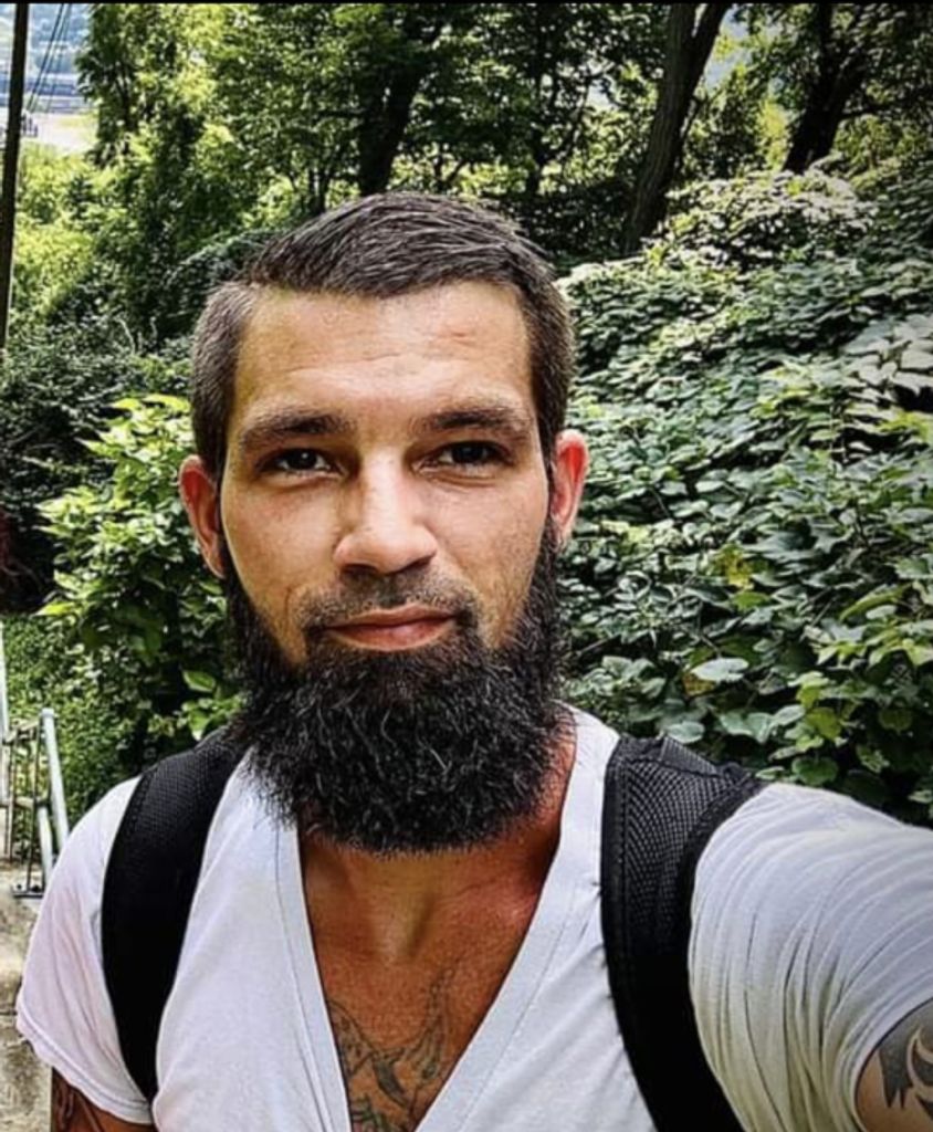 Robbie Marshall Tweed, Jr.