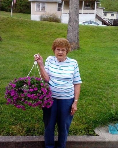 Freda Mae (Humphries) Hizer's obituary image