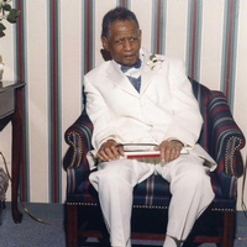 Carl Arrell Mack Profile Photo