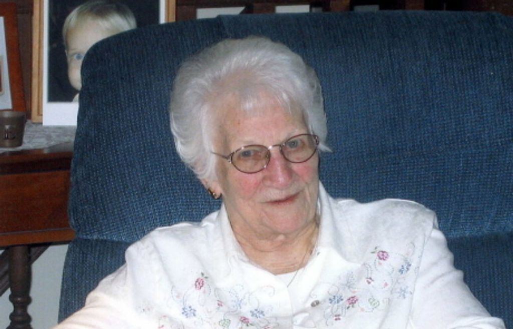Arline  Derus