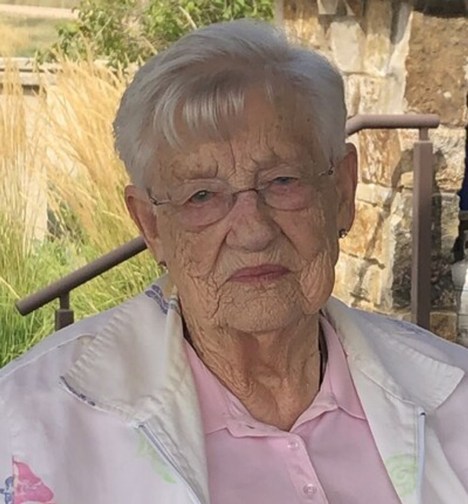 Pauline Hotovec Profile Photo