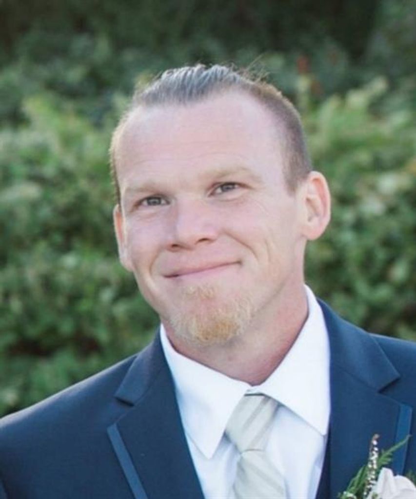 Brett Matthew Carlson