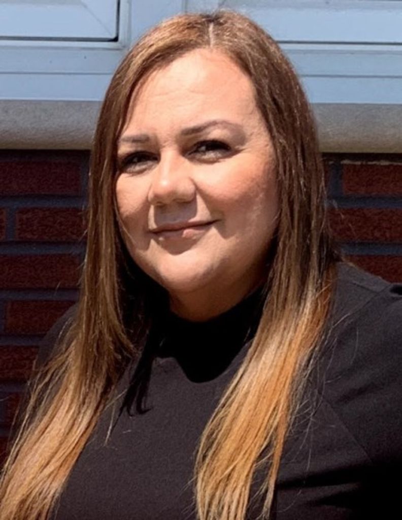 Luz Cortes (Nee Robles)