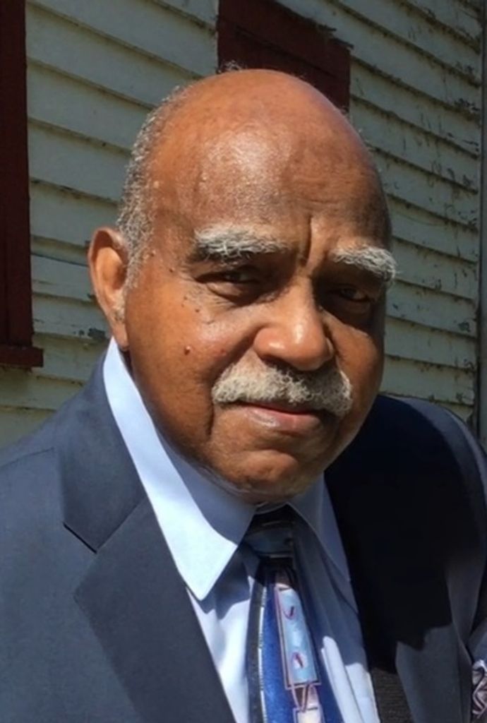 Carlton Lewis English Profile Photo