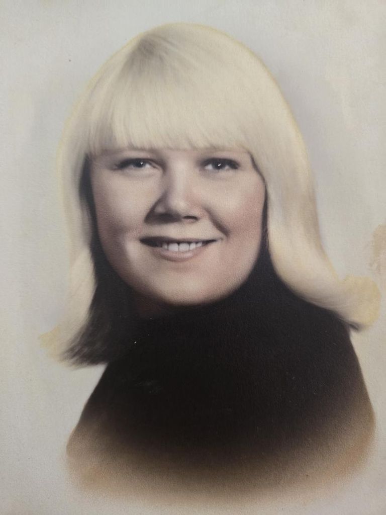 Evelyn (Fluffy) Lee Jarosiewicz Profile Photo