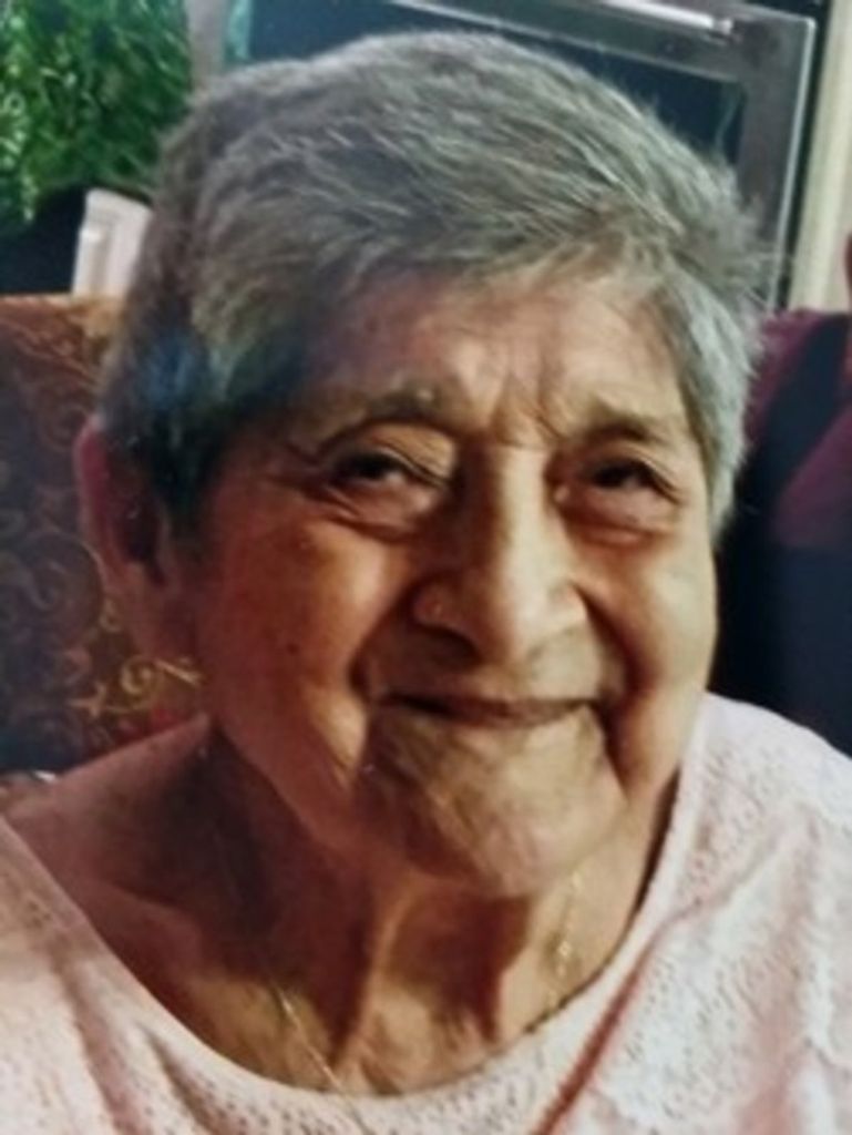 Mary Louise "Chita" Rivas Profile Photo