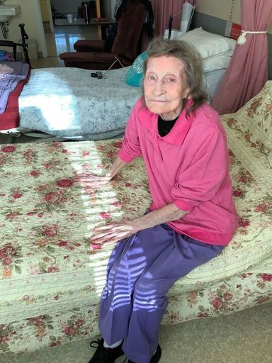Beatrice Smith photo gallery thumbnail 45 of 91