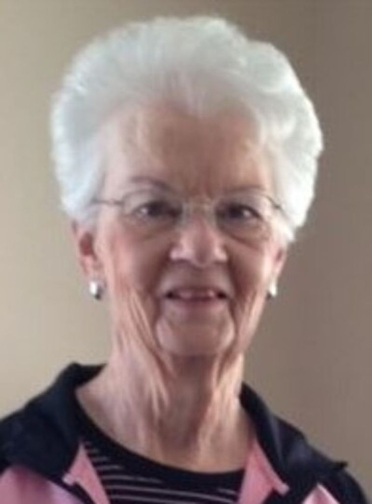 Patricia 'Pat' (Price) Lee