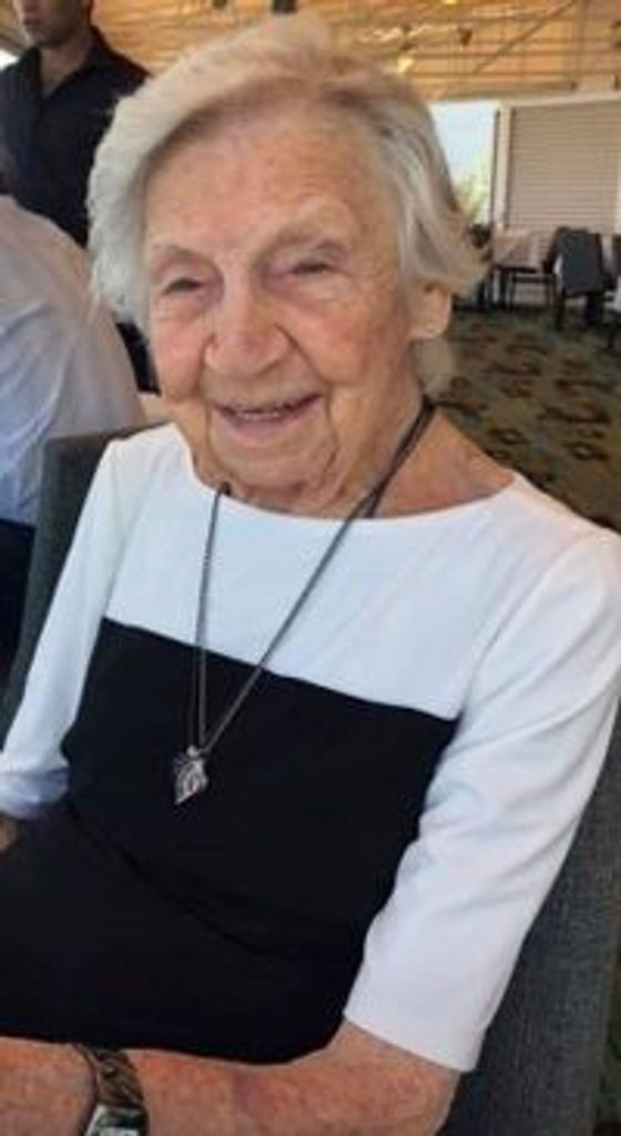 Anna Mackenzie Chiusano