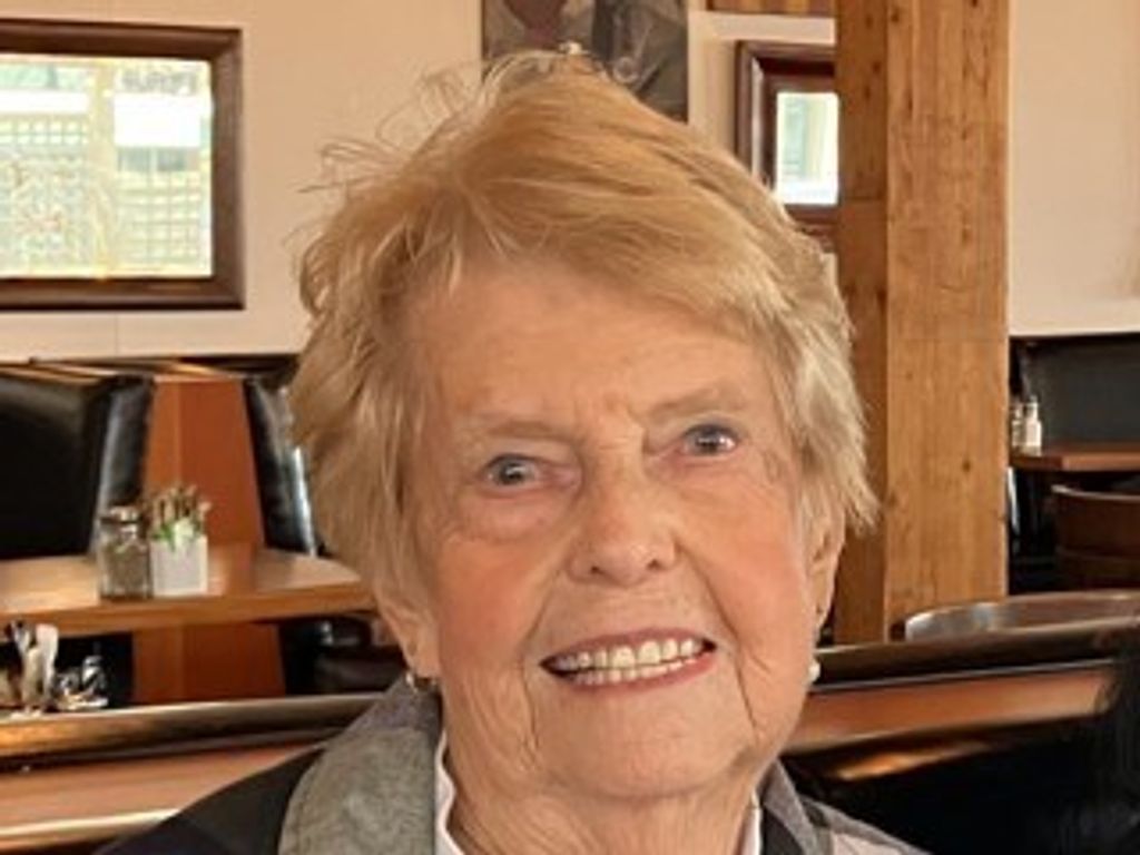 Violet Lagimodiere Profile Photo