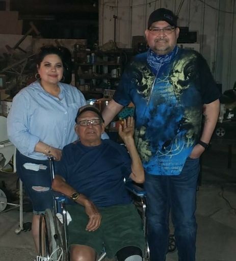 Salomon Cisneros photo gallery thumbnail 36 of 87