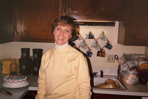 Linda Kay Davis photo gallery thumbnail 11 of 45