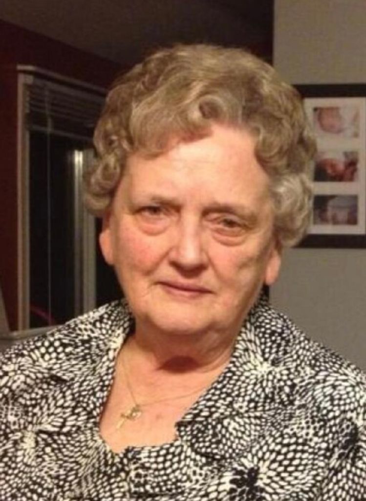 Johanna "Joanne" (Knoop)  Vanderlinden