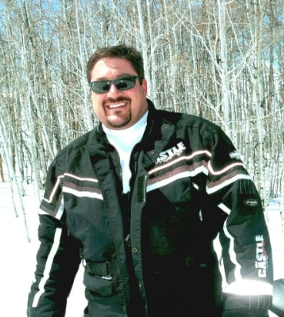 Robert Thomas Lucero Profile Photo