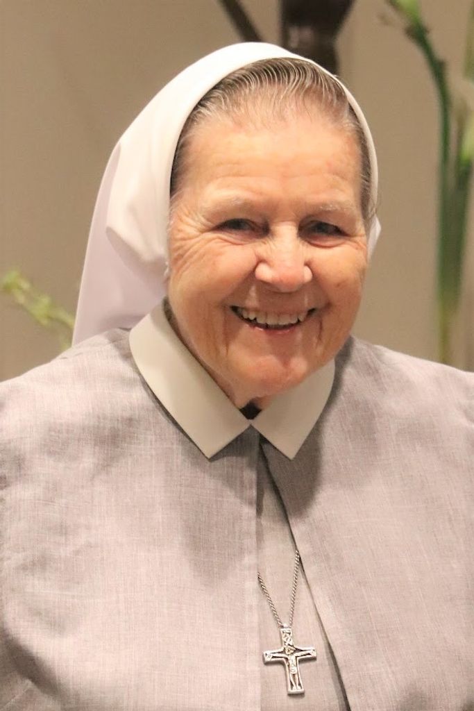 Dolores Groth Profile Photo