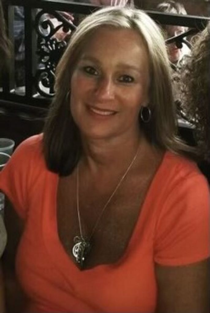 Lori Dobbs Helton Profile Photo