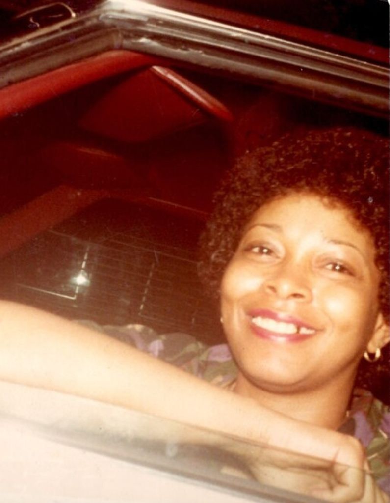 Linda Mae Davis