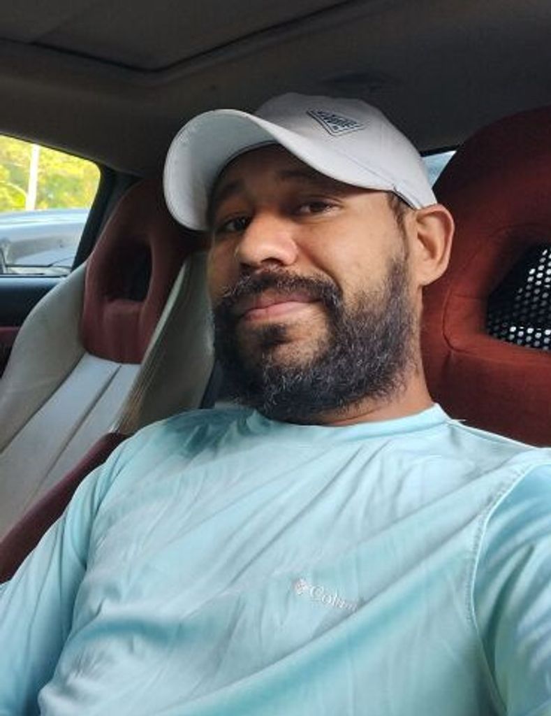 Victor Alexander Mecen Rivera Profile Photo