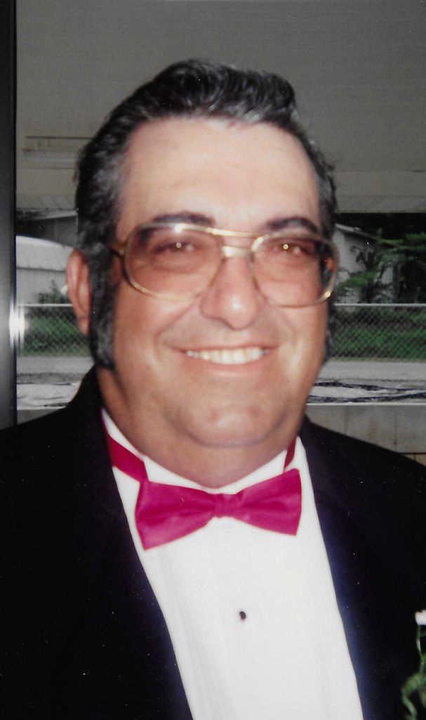 Lloyd Farrow