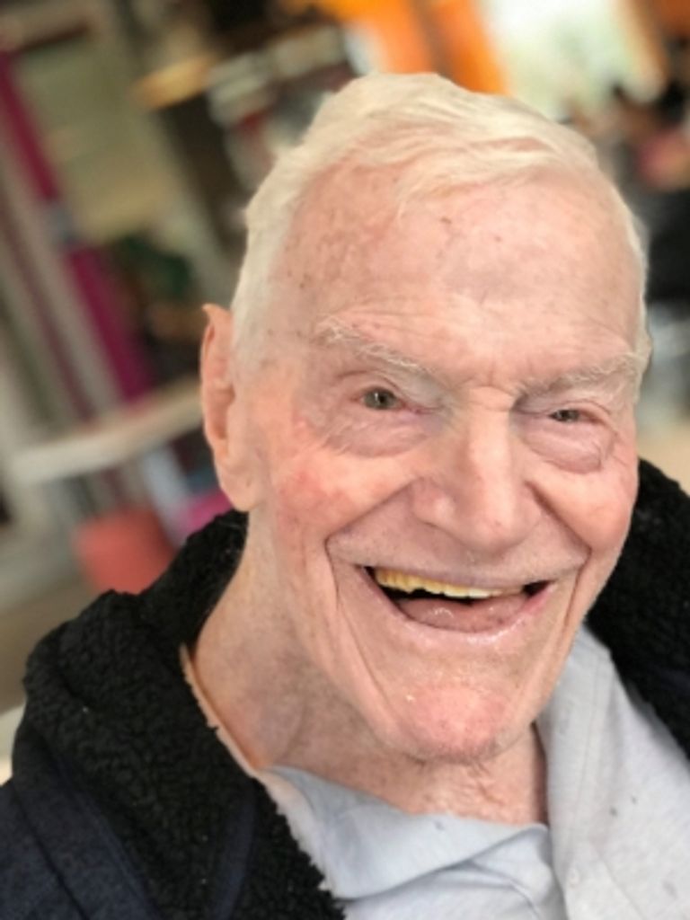 Felix Harold Castelnuovo Profile Photo