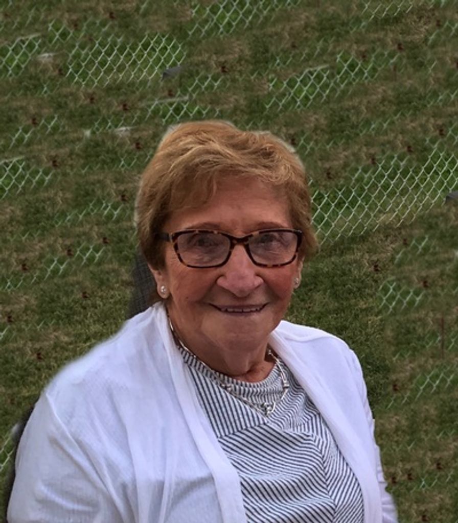 Beatrice "Bea" Nina Szymkowiak