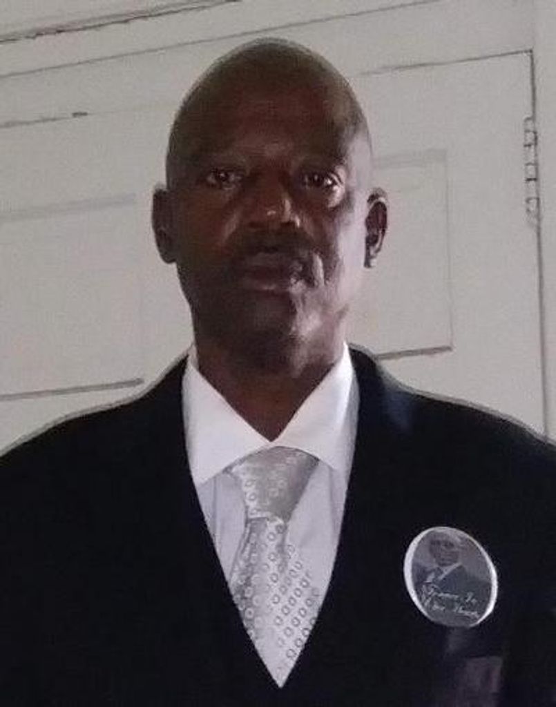 Everett Jerome Smith Profile Photo
